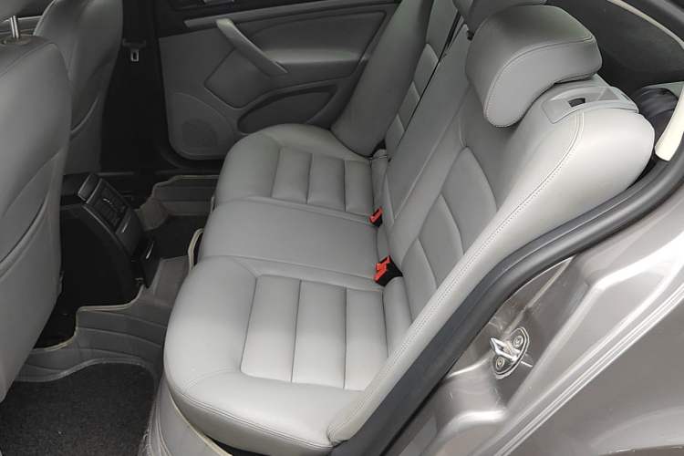 Used Skoda Octavia 2013 1.6L Automatic Yijun Edition Left Rear Seat