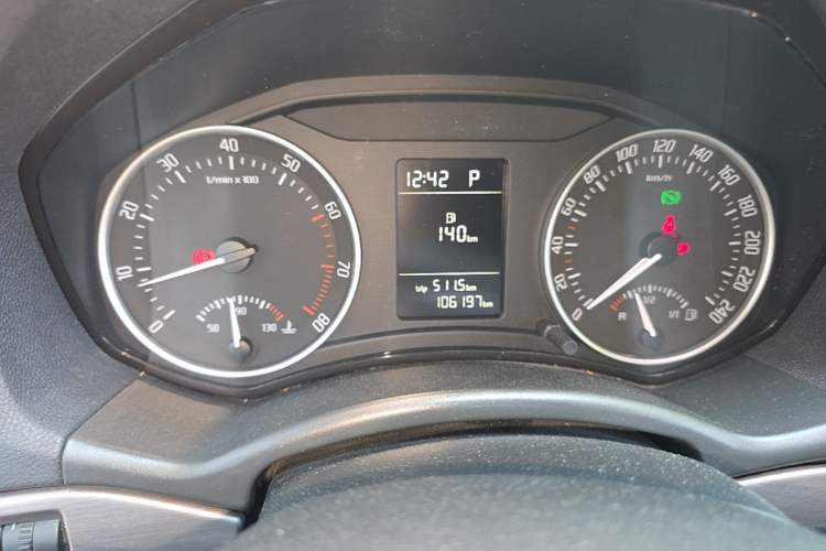 Used Skoda Octavia 2013 1.6L Automatic Yijie Edition Odometer Close Up