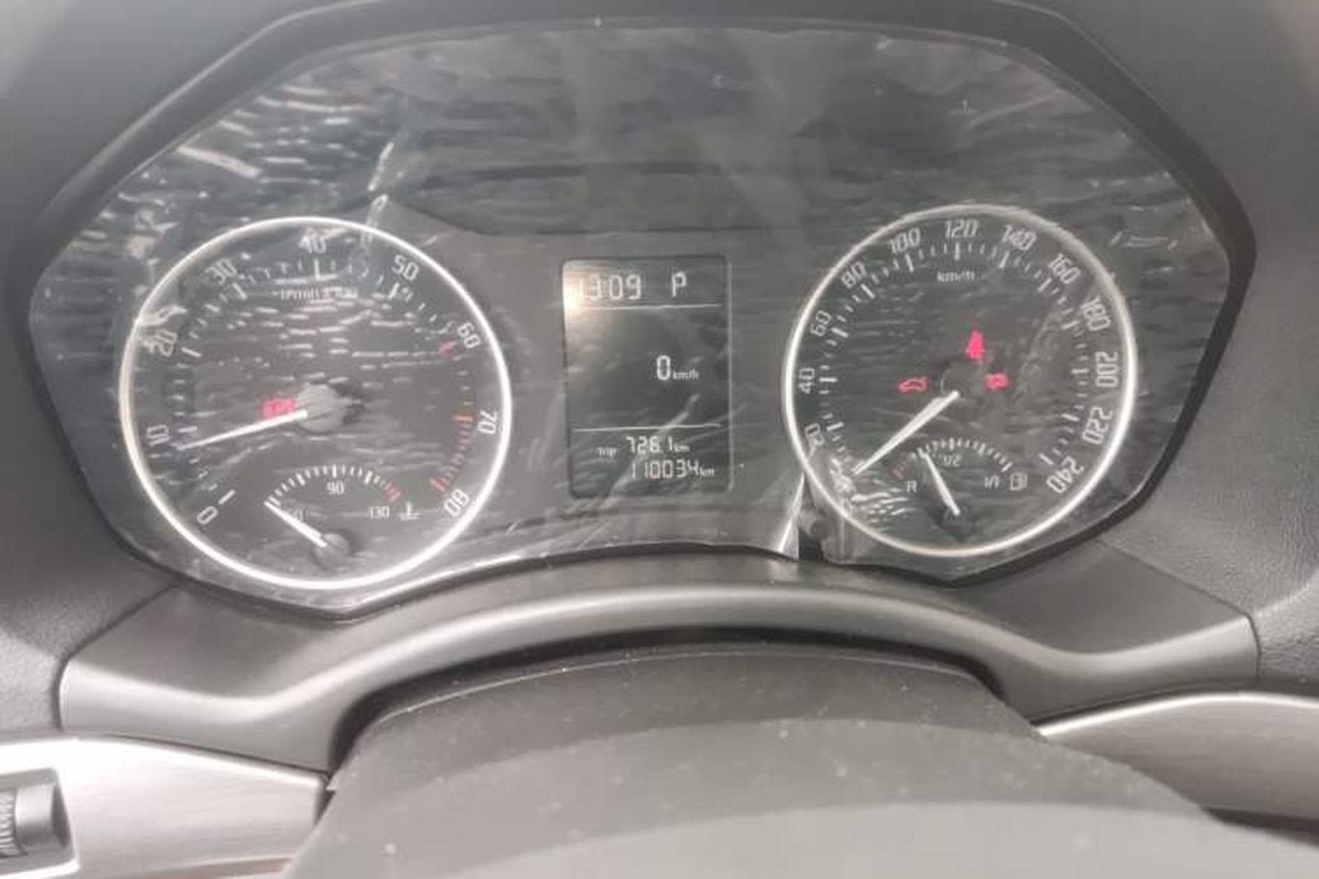 Used Skoda Octavia 2013 2.0L Automatic Yijie Edition Odometer Close Up