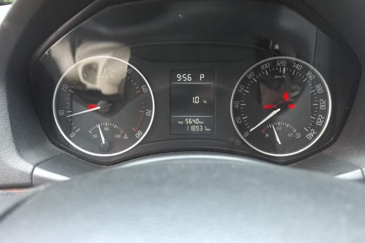 Used Skoda Octavia 2013 1.6L Automatic Yijun Edition Odometer Close Up