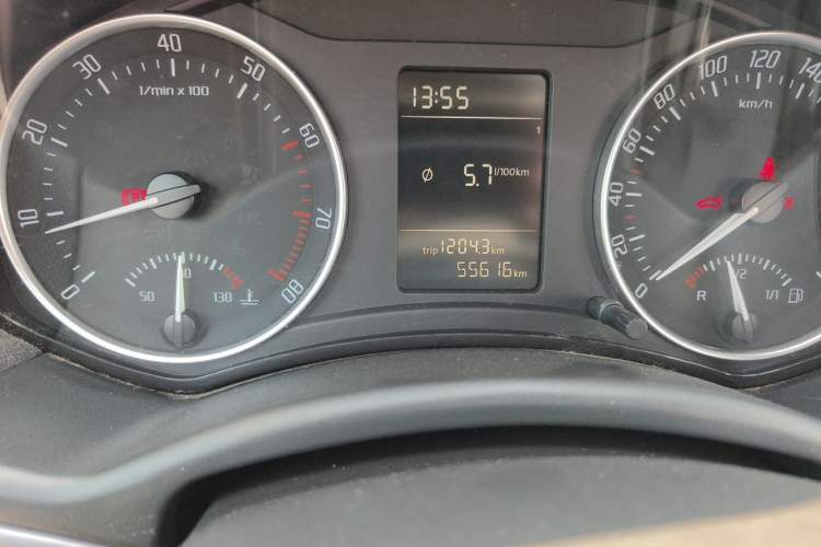 Used Skoda Octavia 2013 1.6L Manual Eado Edition Odometer Close Up