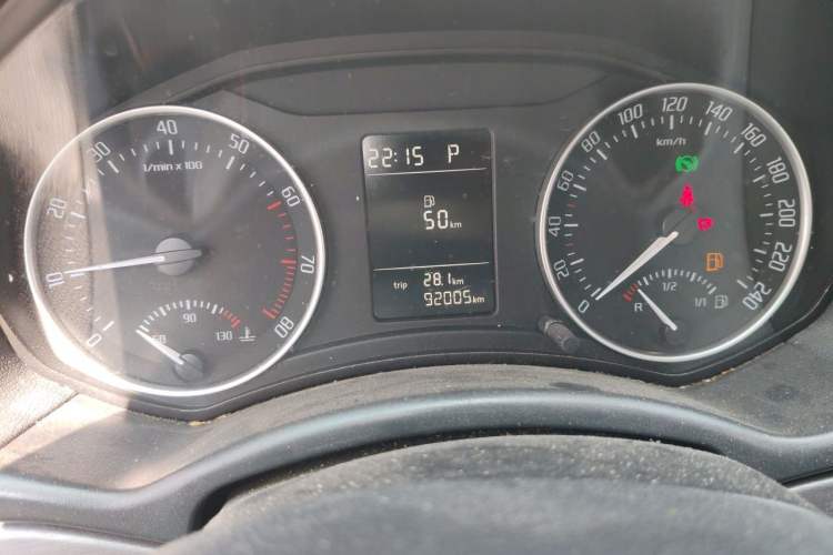 Used Skoda Octavia 2013 1.6L Automatic Yijun Edition Odometer Close Up
