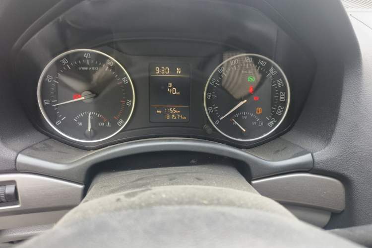 Used Skoda Octavia 2013 1.6L Automatic Yijie Edition Odometer Close Up