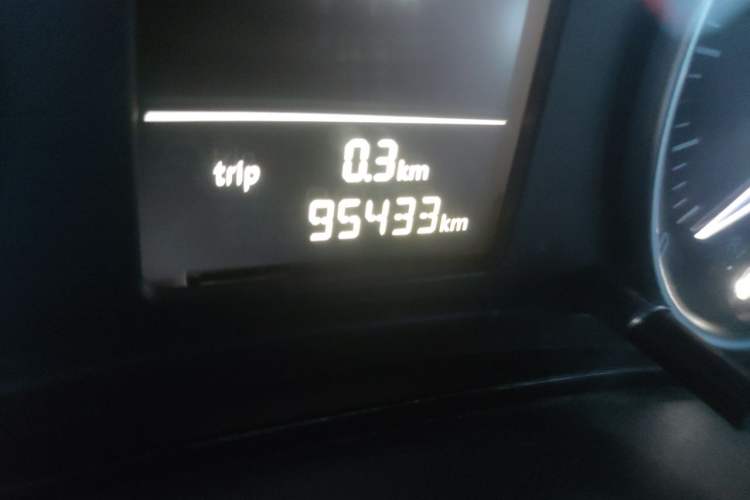 Used Skoda Octavia 2013 1.6L Automatic Yijie Edition Odometer Close Up