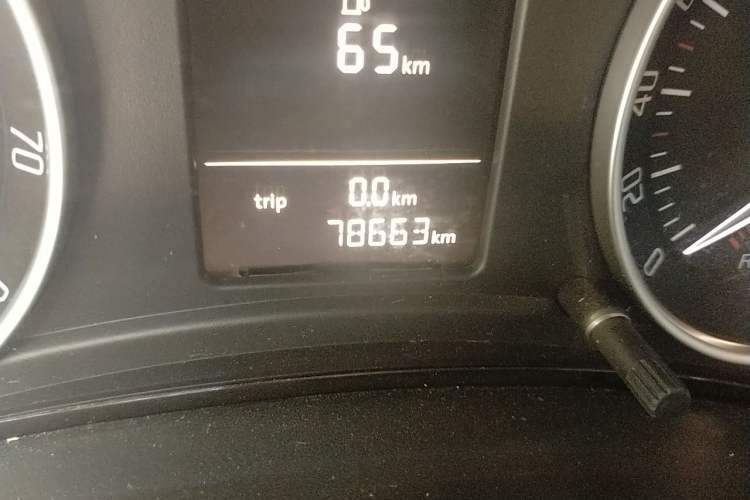 Used Skoda Octavia 2013 1.6L Automatic Yijie Edition Odometer Close Up