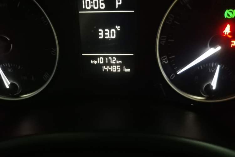Used Skoda Octavia 2013 1.6L Automatic Yijun Edition Odometer Close Up