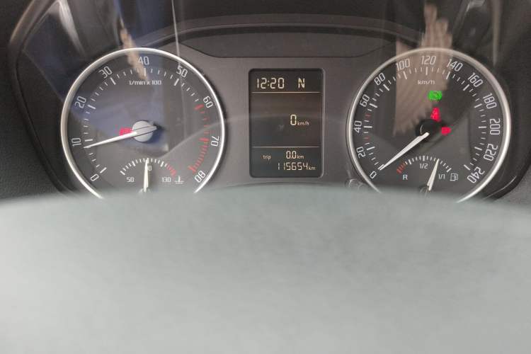Used Skoda Octavia 2013 1.6L Automatic Yijie Edition Odometer Close Up