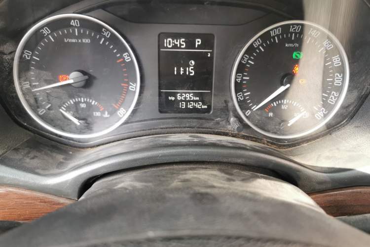 Used Skoda Octavia 2013 1.6L Automatic Yijun Edition Odometer Close Up