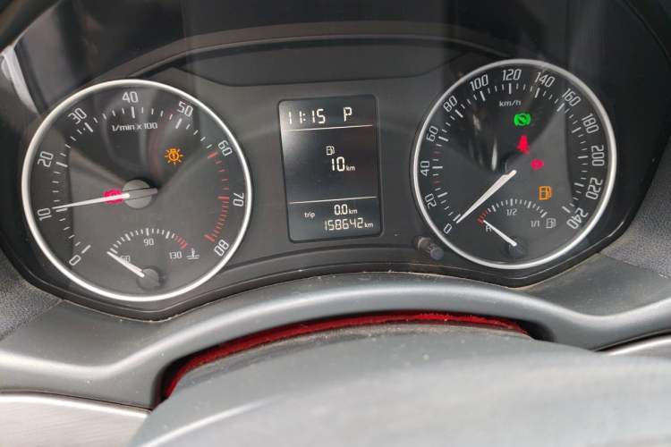 Used Skoda Octavia 2013 1.6L Automatic Yijie Edition Odometer Close Up