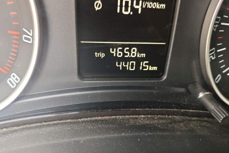 Used Skoda Octavia 2013 1.6L Automatic Yijie Edition Odometer Close Up