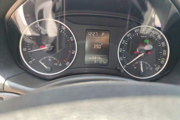 Used Skoda Octavia 2013 1.6L Automatic Yijun Edition Odometer Close Up