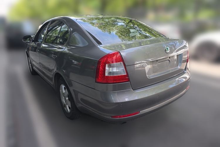 Used Skoda Octavia 2013 1.6L Automatic Yijie Edition Rear Left 45 Deg