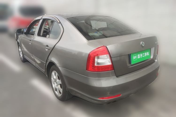 Used Skoda Octavia 2013 2.0L Automatic Yijie Edition Rear Left 45 Deg