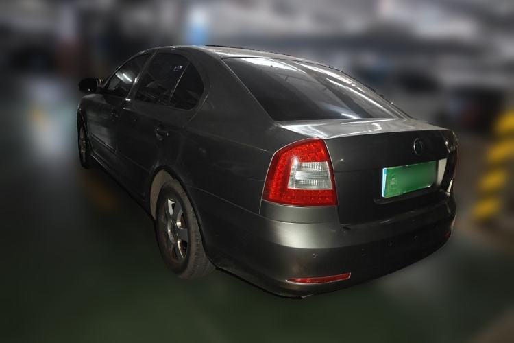 Used Skoda Octavia 2013 1.6L Automatic Yijie Edition Rear Left 45 Deg