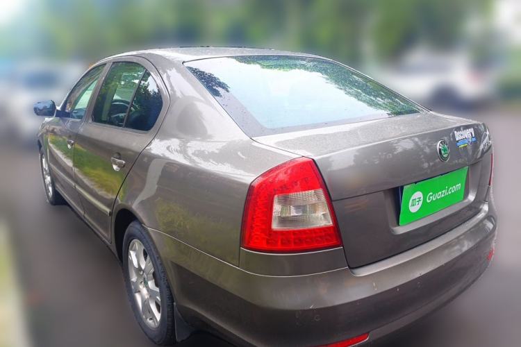 Used Skoda Octavia 2013 1.6L Manual Yijie Edition Rear Left 45 Deg