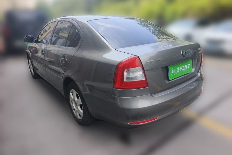 Used Skoda Octavia 2013 1.6L Automatic Yijie Edition Rear Left 45 Deg