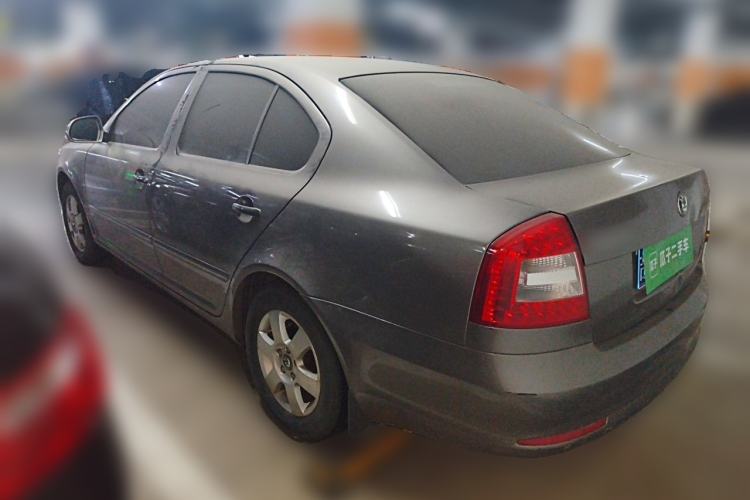 Used Skoda Octavia 2013 1.6L Manual Yijie Edition Rear Left 45 Deg
