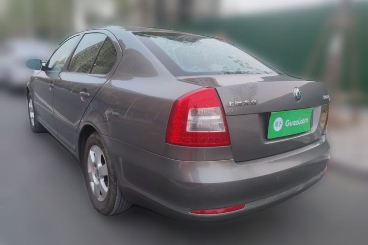 Used Skoda Octavia 2013 1.6L Automatic Yijie Edition Rear Left 45 Deg