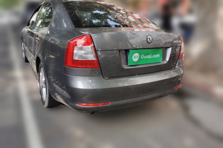 Used Skoda Octavia 2013 1.6L Automatic Yijun Edition Rear Left 45 Deg