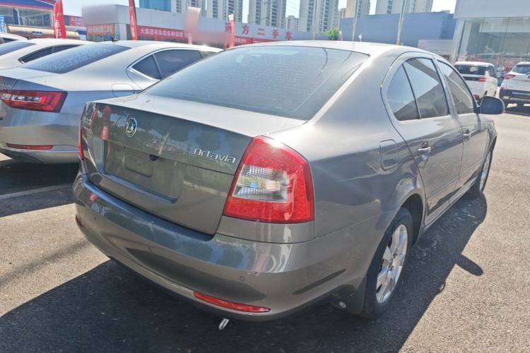 Used Skoda Octavia 2013 1.6L Manual Yijie Edition Rear Right 45 Deg