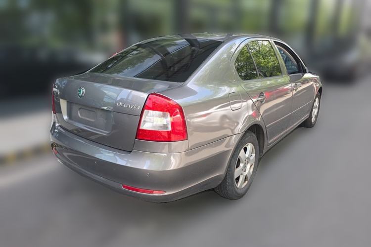 Used Skoda Octavia 2013 1.6L Automatic Yijie Edition Rear Right 45 Deg