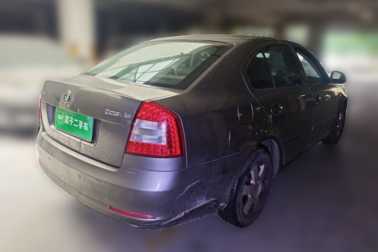 Used Skoda Octavia 2013 1.6L Manual Eado Edition Rear Right 45 Deg