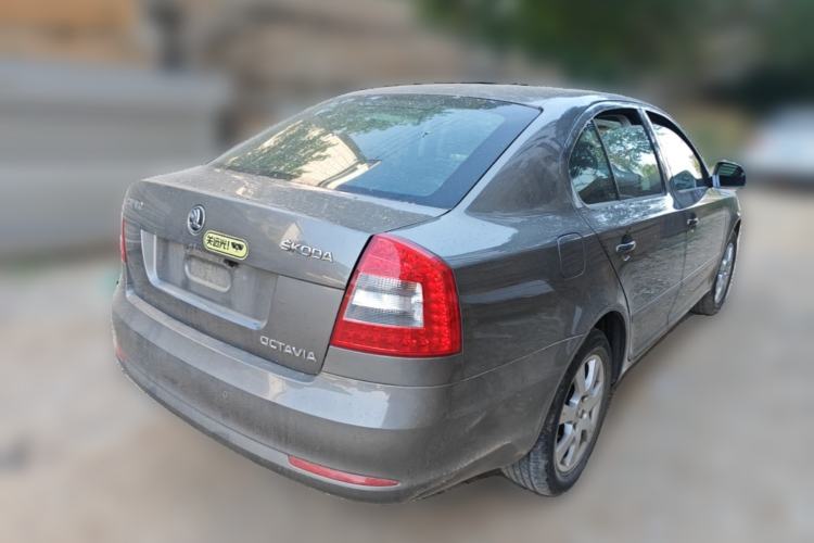 Used Skoda Octavia 2013 1.6L Automatic Yijie Edition Rear Right 45 Deg
