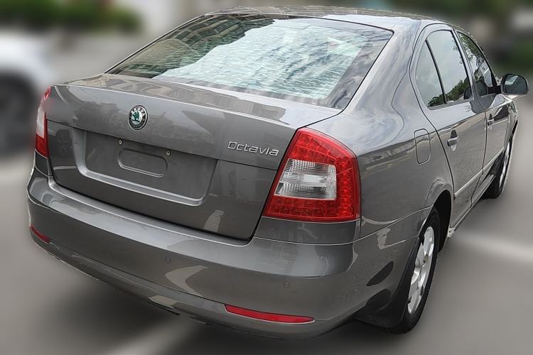 Used Skoda Octavia 2013 1.6L Automatic Yijun Edition Rear Right 45 Deg