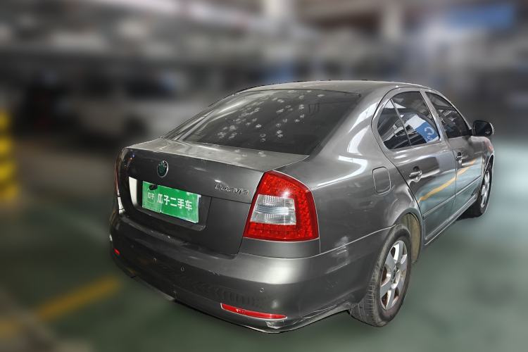 Used Skoda Octavia 2013 1.6L Automatic Yijie Edition Rear Right 45 Deg