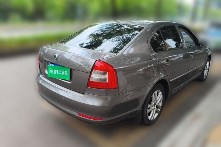 Used Skoda Octavia 2013 1.6L Automatic Yijun Edition Rear Right 45 Deg