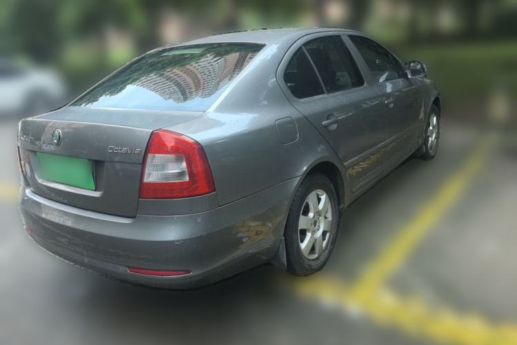 Used Skoda Octavia 2013 1.6L Automatic Yijun Edition Rear Right 45 Deg