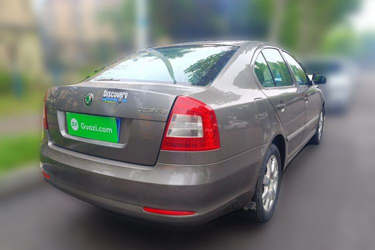 Used Skoda Octavia 2013 1.6L Manual Yijie Edition Rear Right 45 Deg