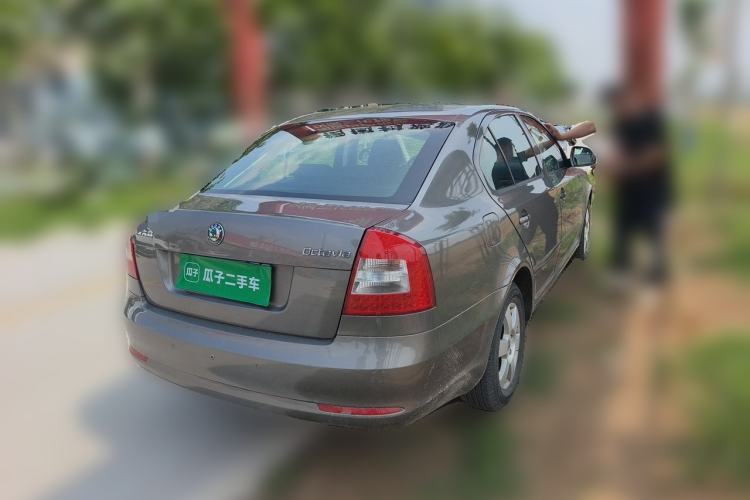 Used Skoda Octavia 2013 1.6L Manual Eado Edition Rear Right 45 Deg