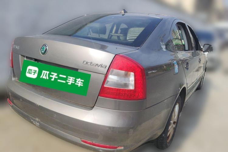 Used Skoda Octavia 2013 1.6L Automatic Yijun Edition Rear Right 45 Deg