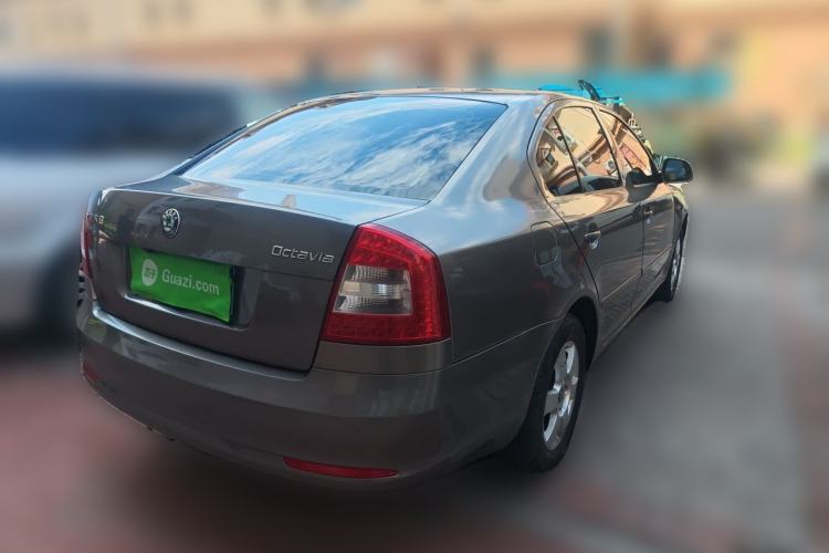 Used Skoda Octavia 2013 1.6L Automatic Yijie Edition Rear Right 45 Deg