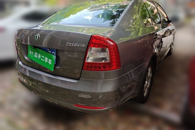 Used Skoda Octavia 2013 1.6L Automatic Yijie Edition Rear Right 45 Deg