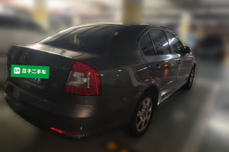 Used Skoda Octavia 2013 1.6L Automatic Yijie Edition Rear Right 45 Deg