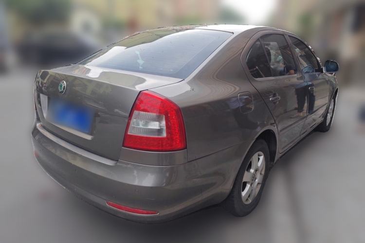 Used Skoda Octavia 2013 1.6L Manual Yijie Edition Rear Right 45 Deg
