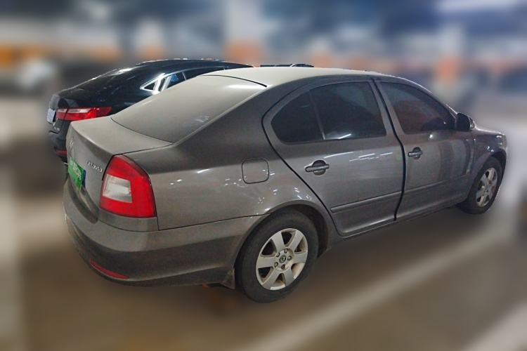 Used Skoda Octavia 2013 1.6L Manual Yijie Edition Rear Right 45 Deg