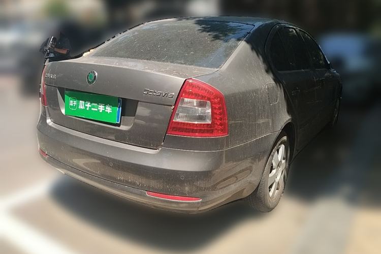 Used Skoda Octavia 2013 1.6L Automatic Yijie Edition Rear Right 45 Deg
