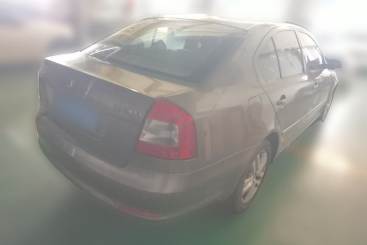 Used Skoda Octavia 2013 1.6L Automatic Yijun Edition Rear Right 45 Deg