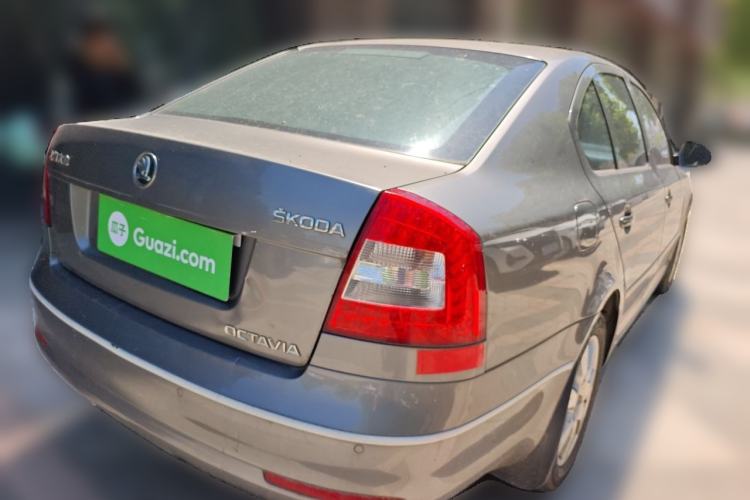 Used Skoda Octavia 2013 1.6L Manual Yijie Edition Rear Right 45 Deg