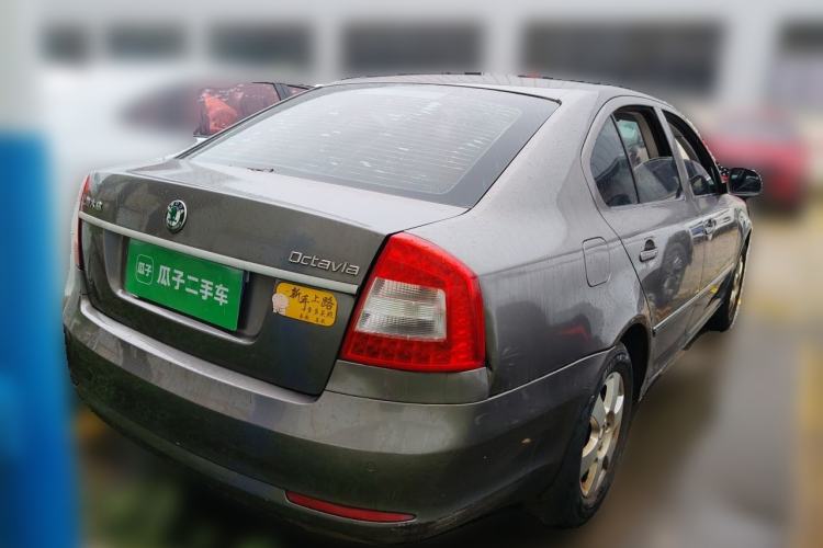 Used Skoda Octavia 2013 1.6L Automatic Yijie Edition Rear Right 45 Deg