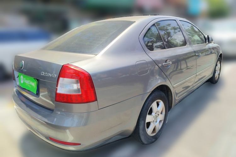 Used Skoda Octavia 2013 1.6L Automatic Yijun Edition Rear Right 45 Deg