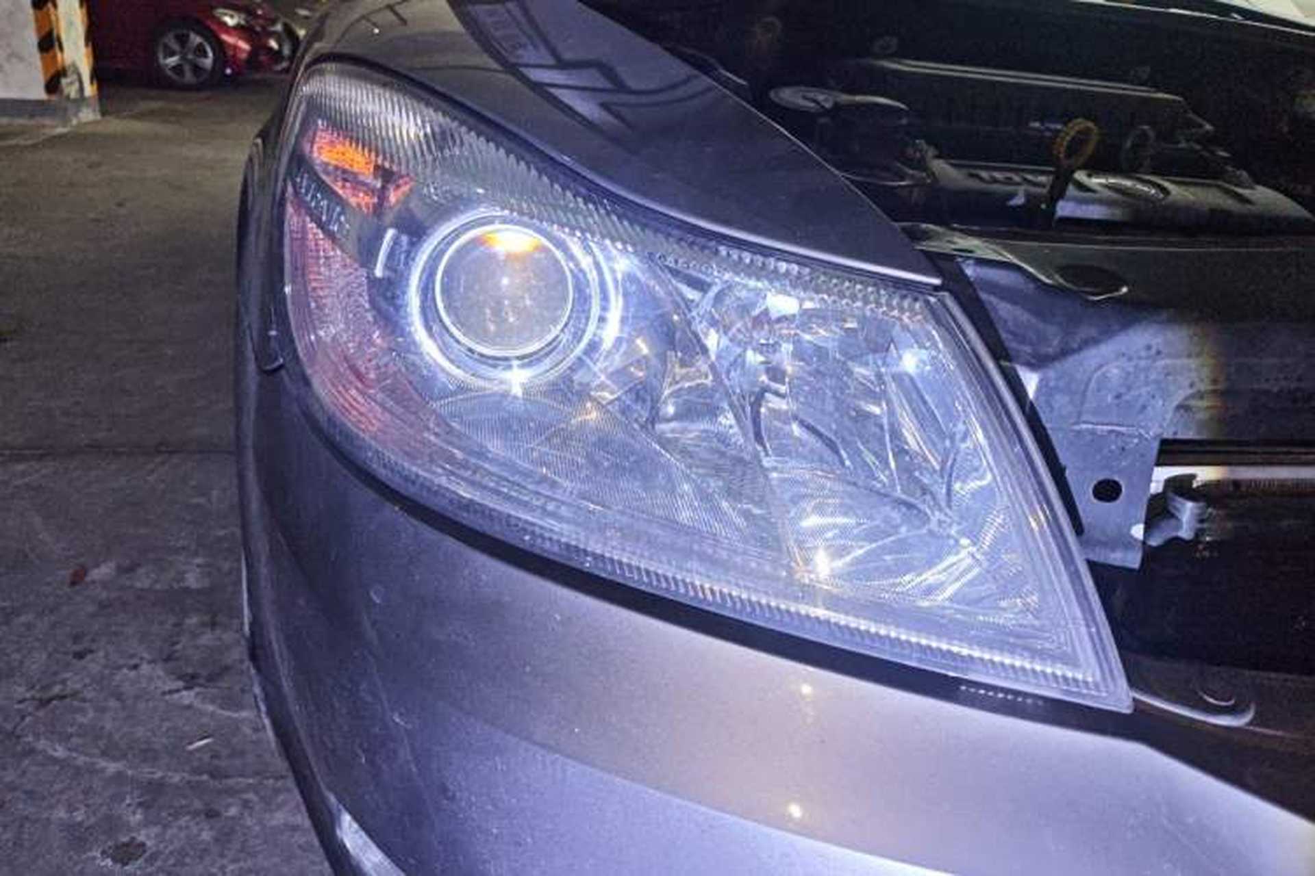 Used Skoda Octavia 2013 1.6L Manual Eado Edition Right Front Headlight