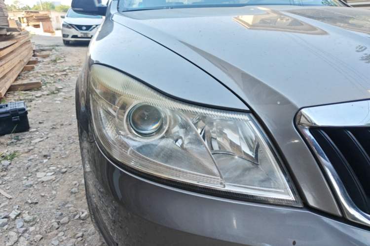 Used Skoda Octavia 2013 1.6L Automatic Yijie Edition Right Front Headlight