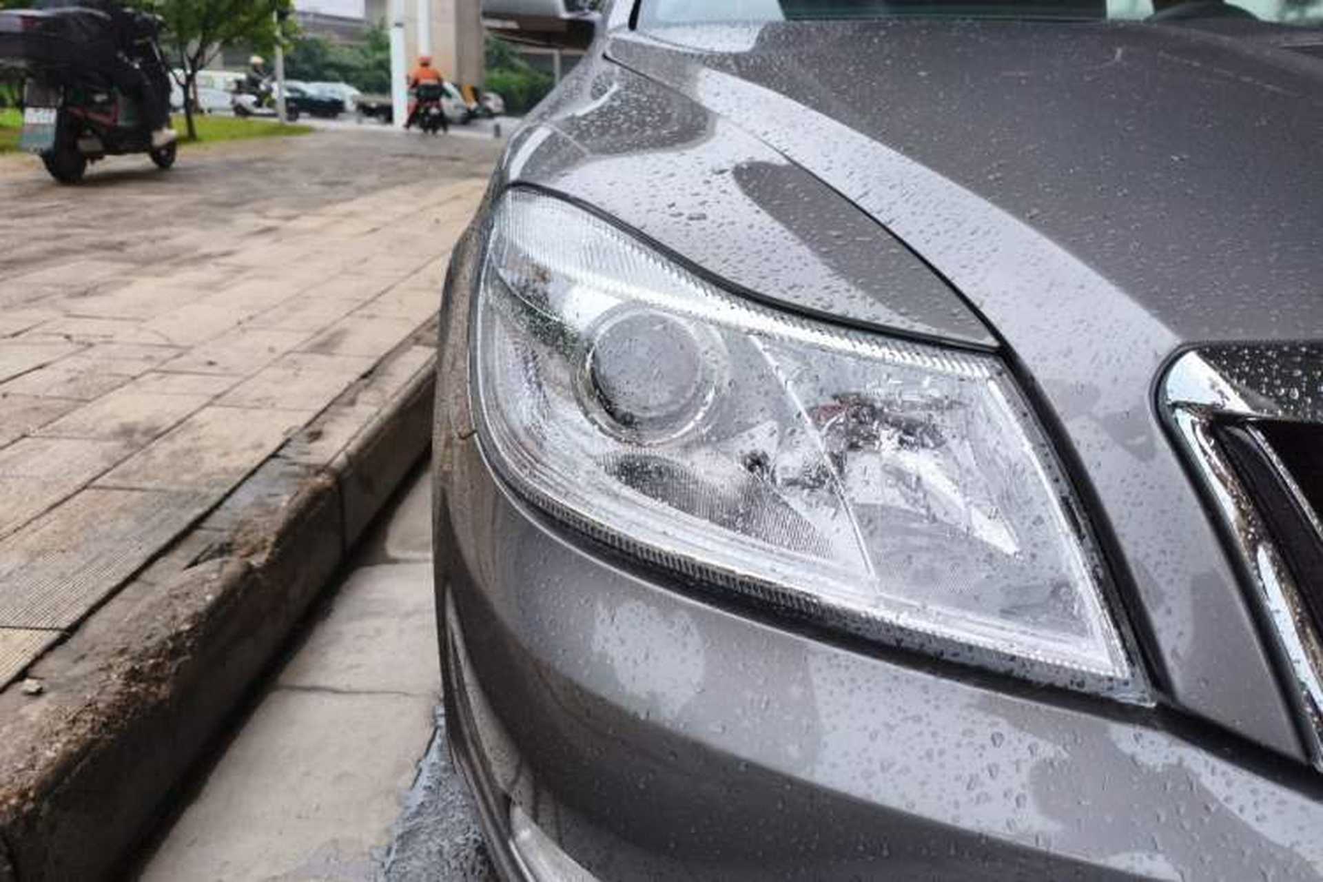 Used Skoda Octavia 2013 1.6L Manual Yijun Edition Right Front Headlight