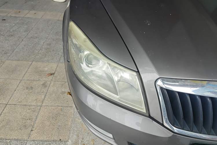 Used Skoda Octavia 2013 1.6L Automatic Yijie Edition Right Front Headlight
