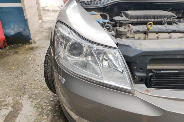 Used Skoda Octavia 2013 1.6L Automatic Yijie Edition Right Front Headlight