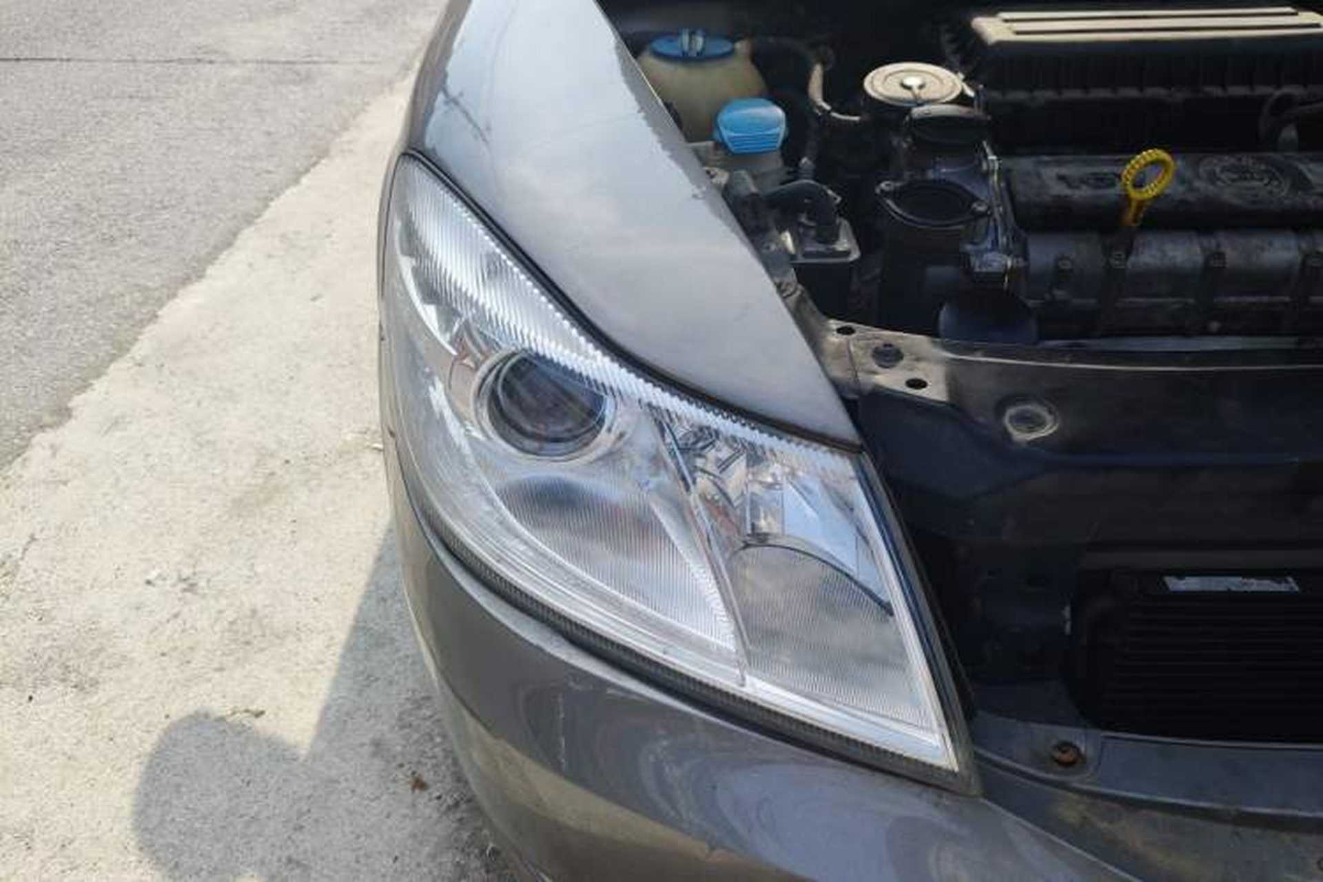Used Skoda Octavia 2013 1.6L Automatic Yijun Edition Right Front Headlight